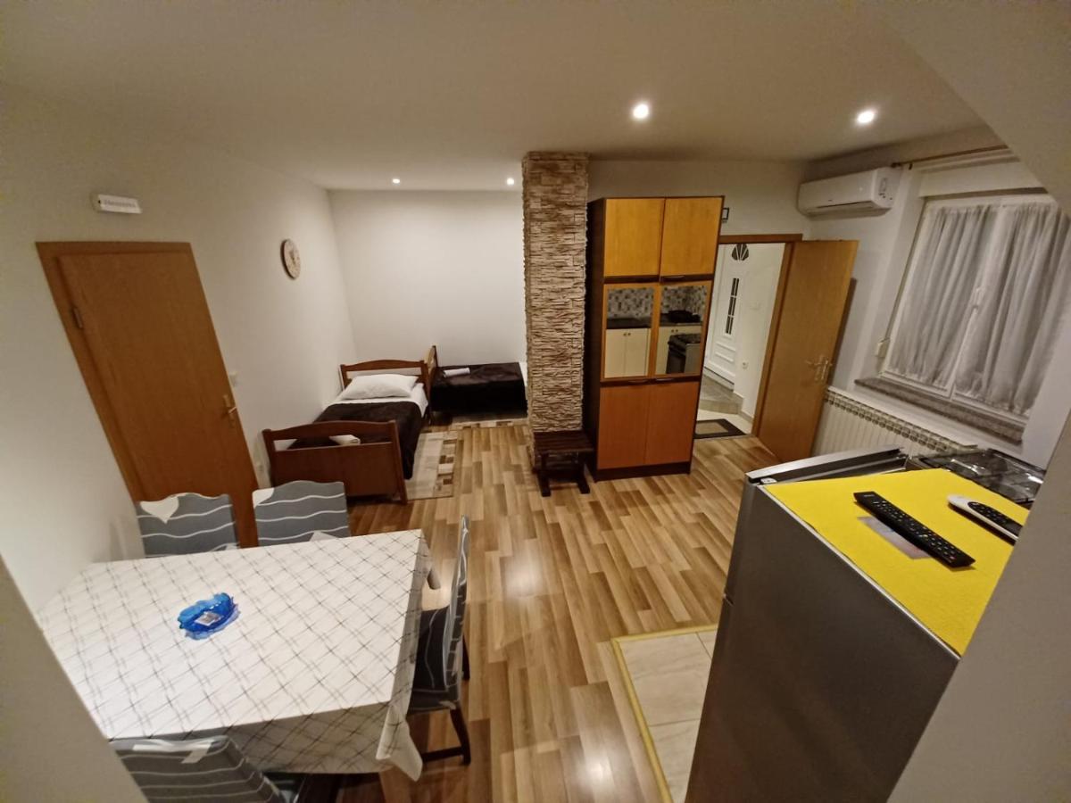Trilj Apartman Jurika 外观 照片