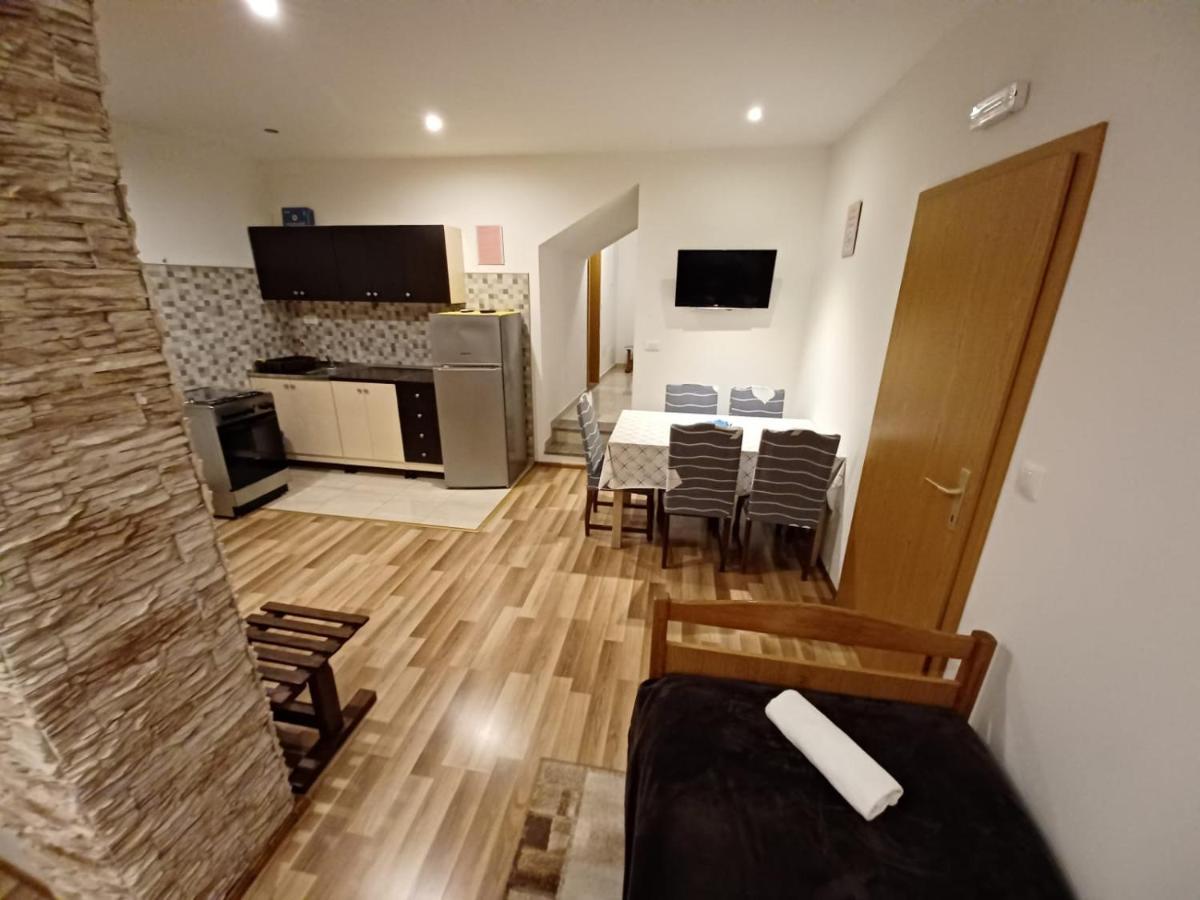 Trilj Apartman Jurika 外观 照片