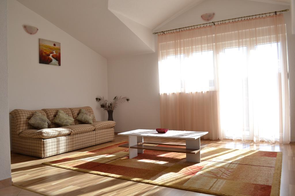 Trilj Apartman Jurika 外观 照片