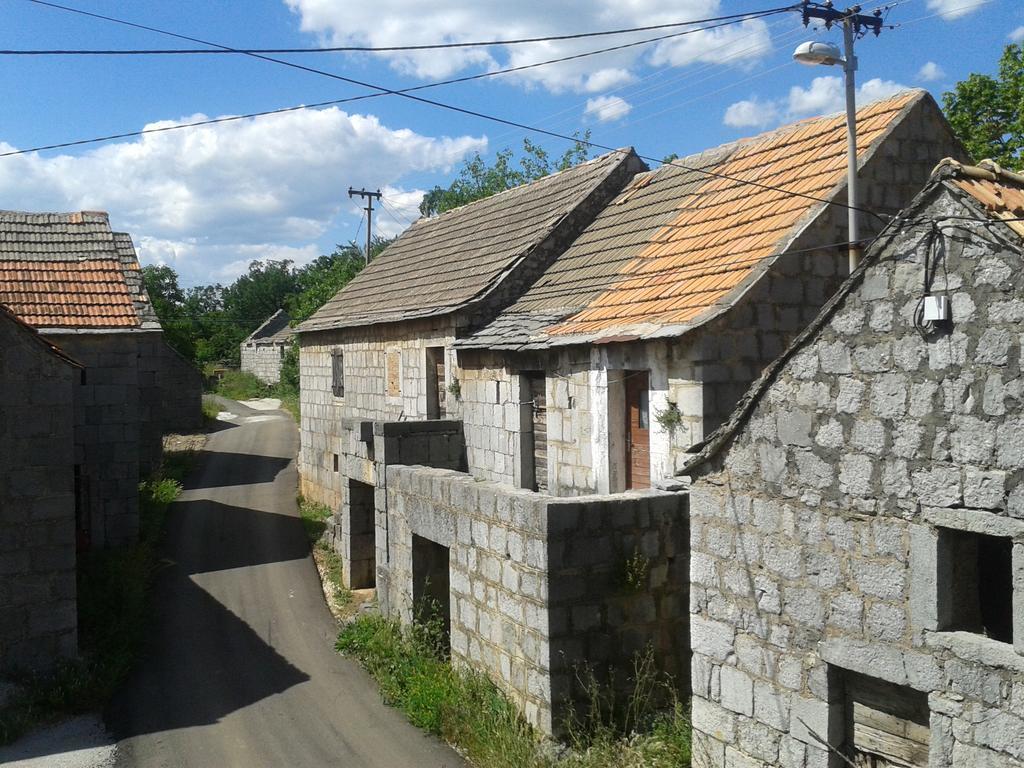Trilj Apartman Jurika 外观 照片