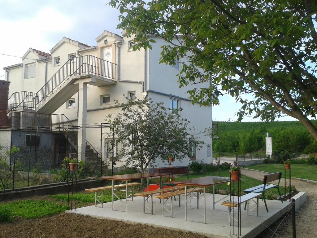 Trilj Apartman Jurika 外观 照片