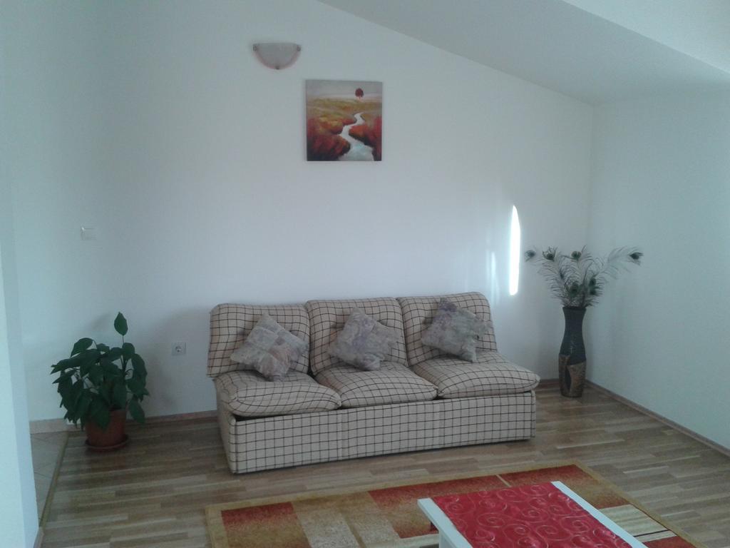 Trilj Apartman Jurika 外观 照片